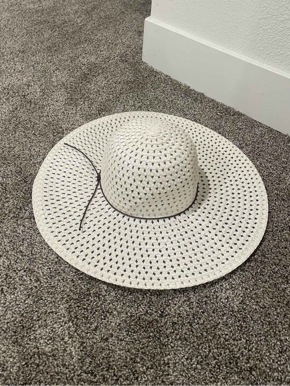 Classic White Straw Sun Hat with Bow Trim
